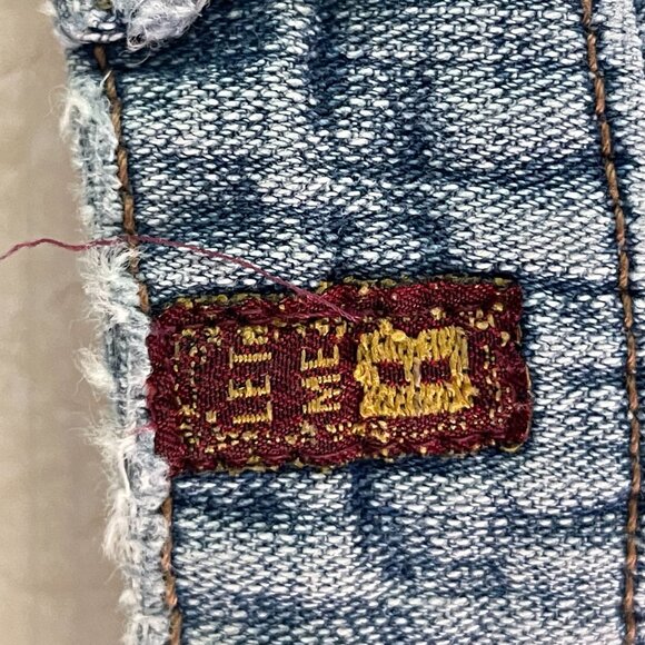 vtg 90's y2k Bongos Womens Denim Shorts W/ Frayed Hem Size 11 Light Wash Blue - Picture 8 of 9